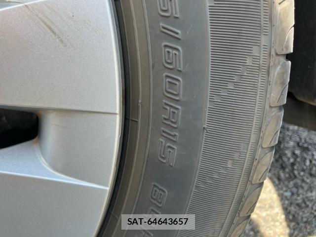 Toyota YARIS 2022-10 7621595-8