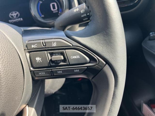 Toyota YARIS 2022-10 7621595-13