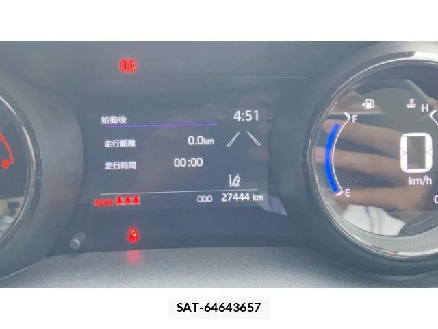 Toyota YARIS 2022-10 7621595-19