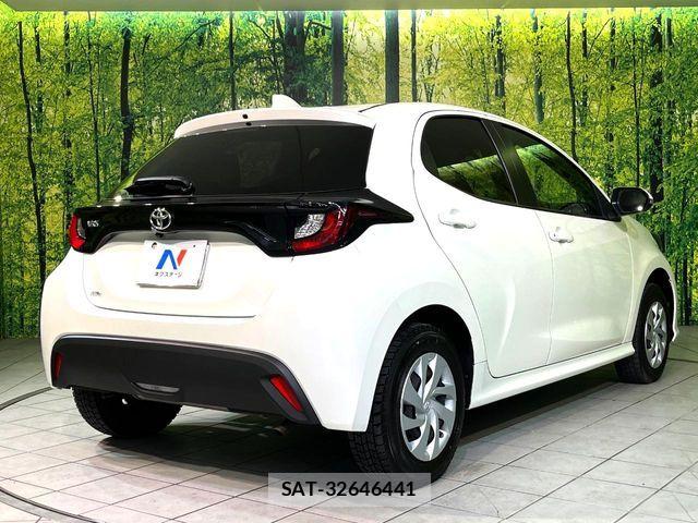 Toyota YARIS 2022-03 7621596-16