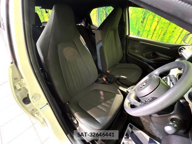 Toyota YARIS 2022-03 7621596-7
