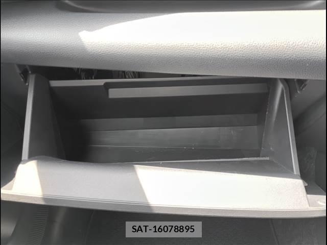 Toyota YARIS 2020-05 7621602-21