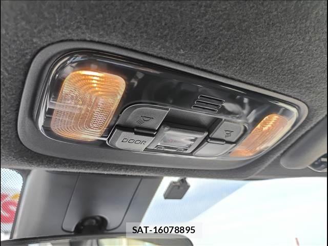 Toyota YARIS 2020-05 7621602-22