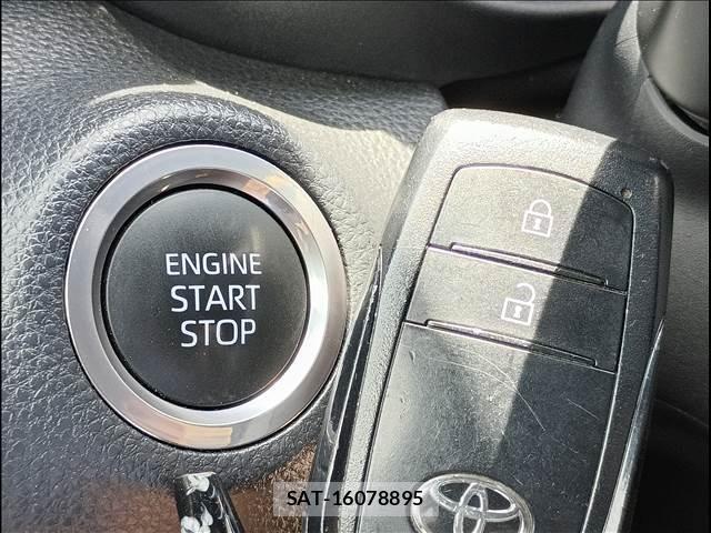 Toyota YARIS 2020-05 7621602-23