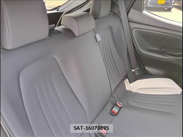 Toyota YARIS 2020-05 7621602-24