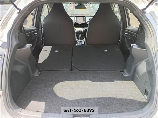Toyota YARIS 2020-05 7621602-26