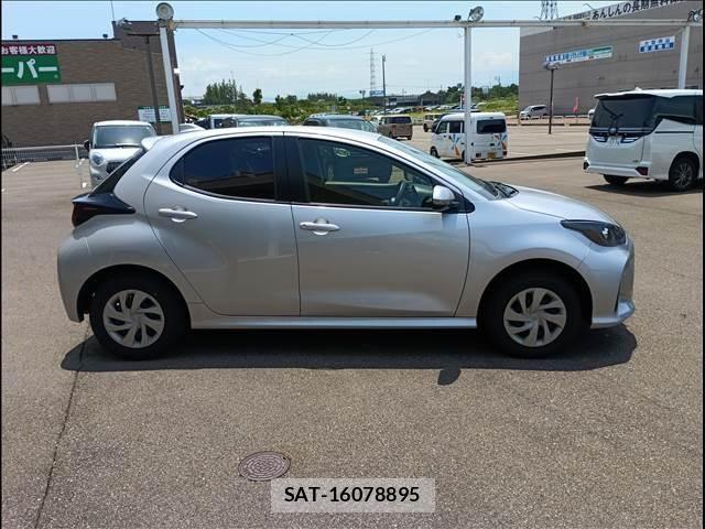 Toyota YARIS 2020-05 7621602-3