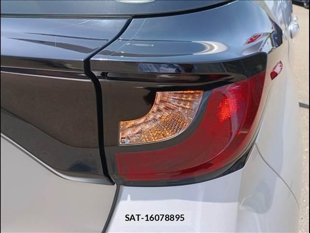 Toyota YARIS 2020-05 7621602-7