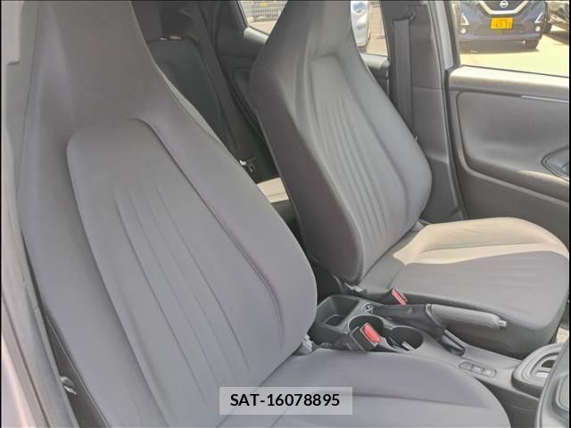 Toyota YARIS 2020-05 7621602-8