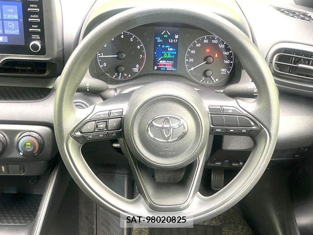Toyota YARIS 2022-08 7621600-10