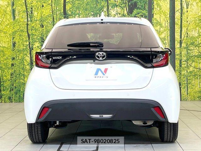 Toyota YARIS 2022-08 7621600-14