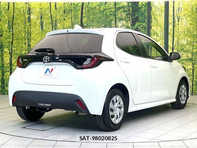 Toyota YARIS 2022-08 7621600-16