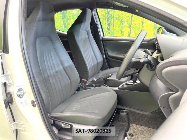Toyota YARIS 2022-08 7621600-7