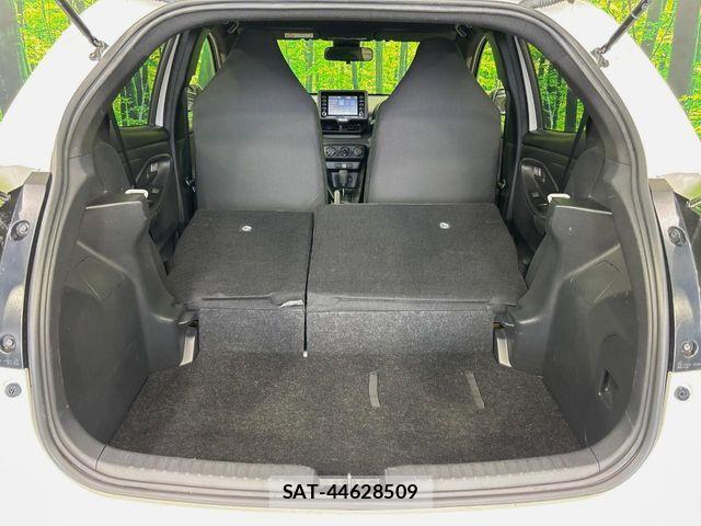 Toyota YARIS 2022-08 7621599-9