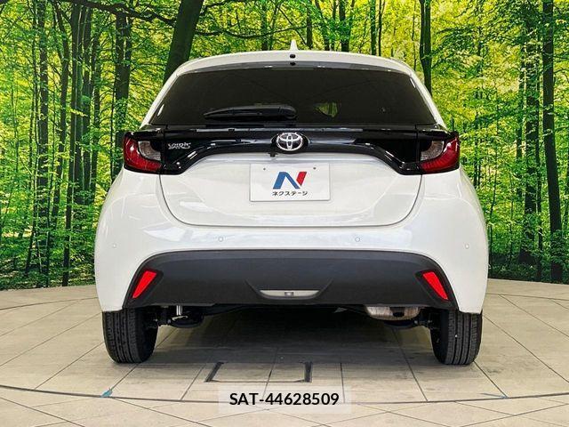 Toyota YARIS 2022-08 7621599-14
