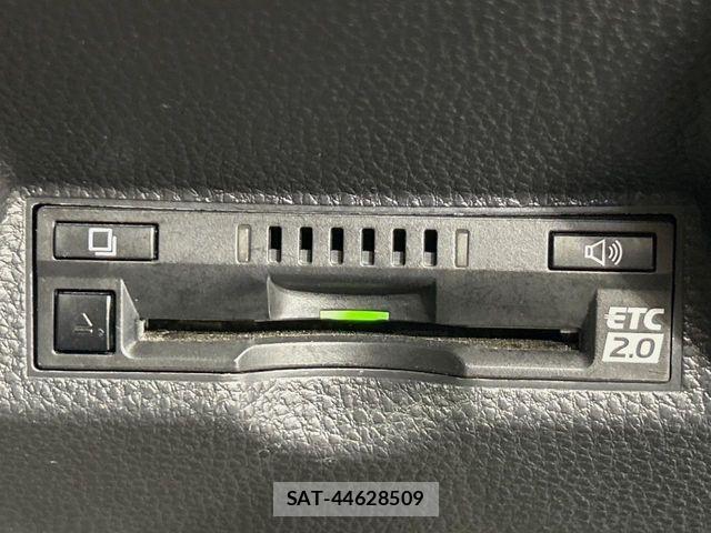 Toyota YARIS 2022-08 7621599-6