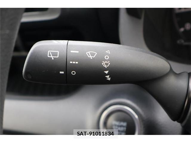 Toyota YARIS 2023-01 7621597-23