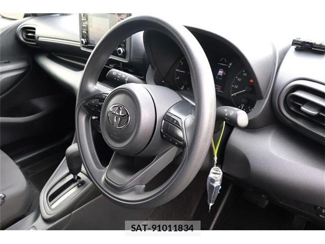 Toyota YARIS 2023-01 7621597-8