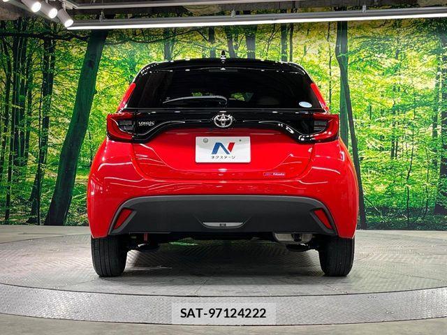 Toyota YARIS 2020-05 7621601-14
