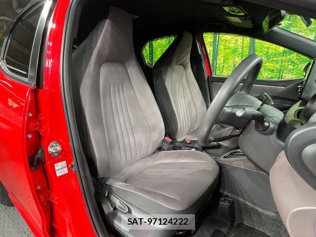 Toyota YARIS 2020-05 7621601-7