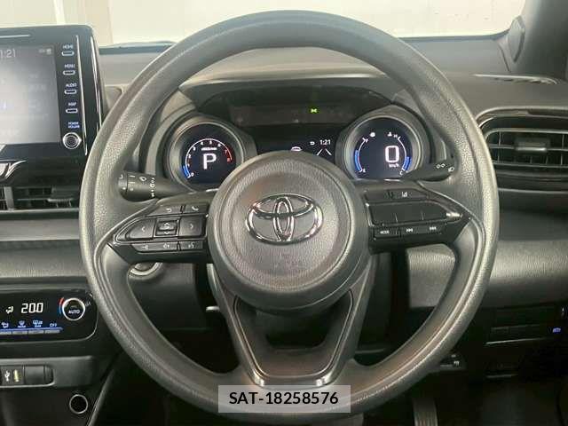 Toyota YARIS 2021-06 7621598-12