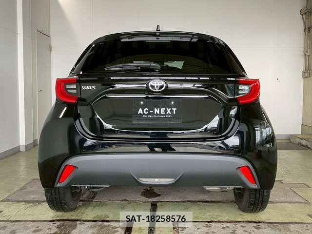 Toyota YARIS 2021-06 7621598-17