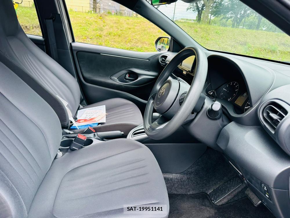 Toyota YARIS 2024-05 7638780-11