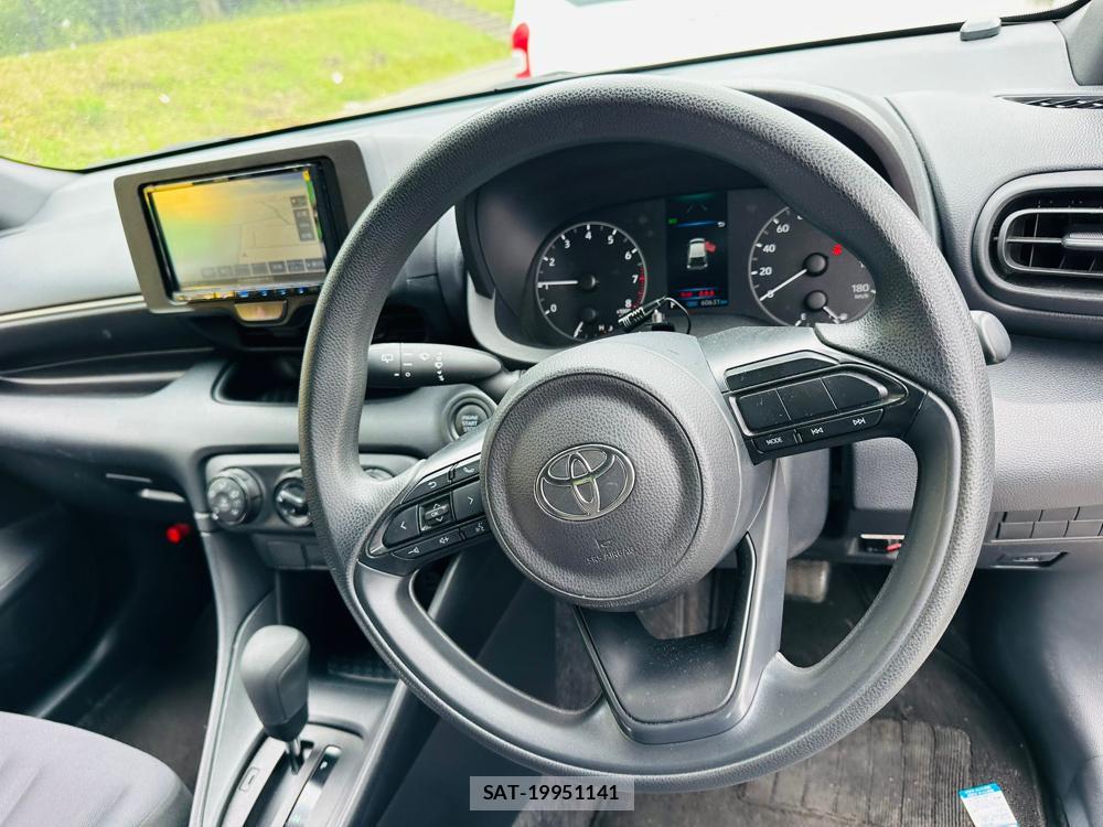 Toyota YARIS 2024-05 7638780-14
