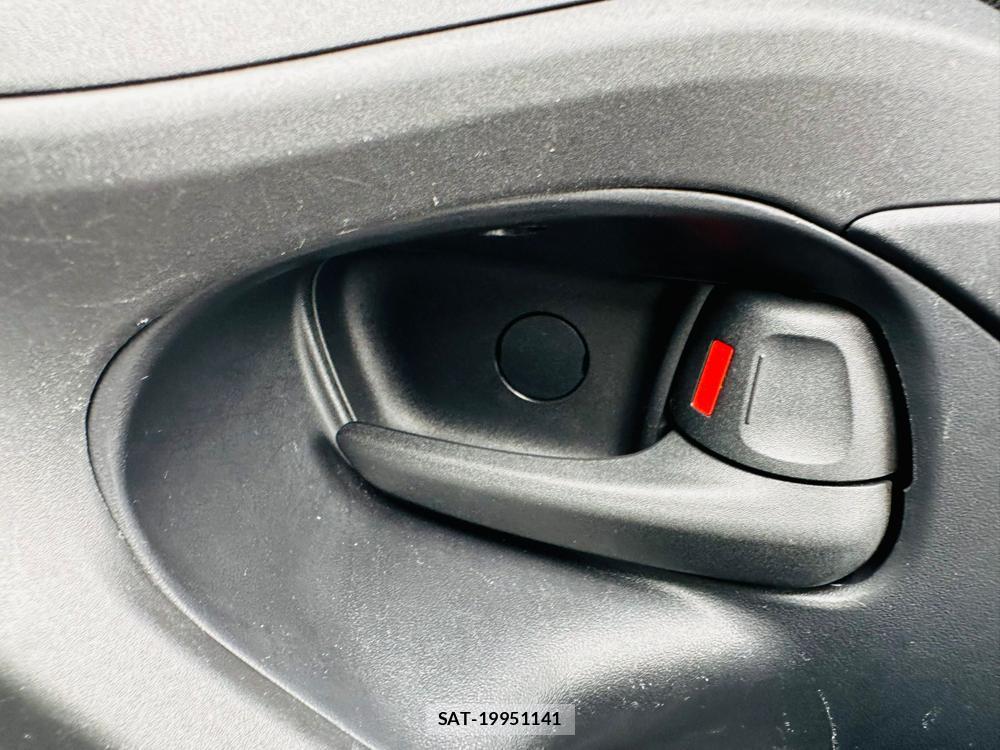 Toyota YARIS 2024-05 7638780-19
