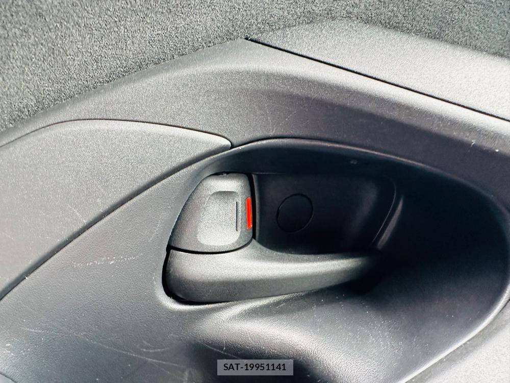 Toyota YARIS 2024-05 7638780-21