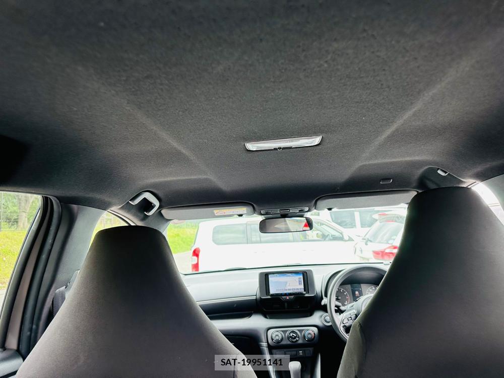 Toyota YARIS 2024-05 7638780-23