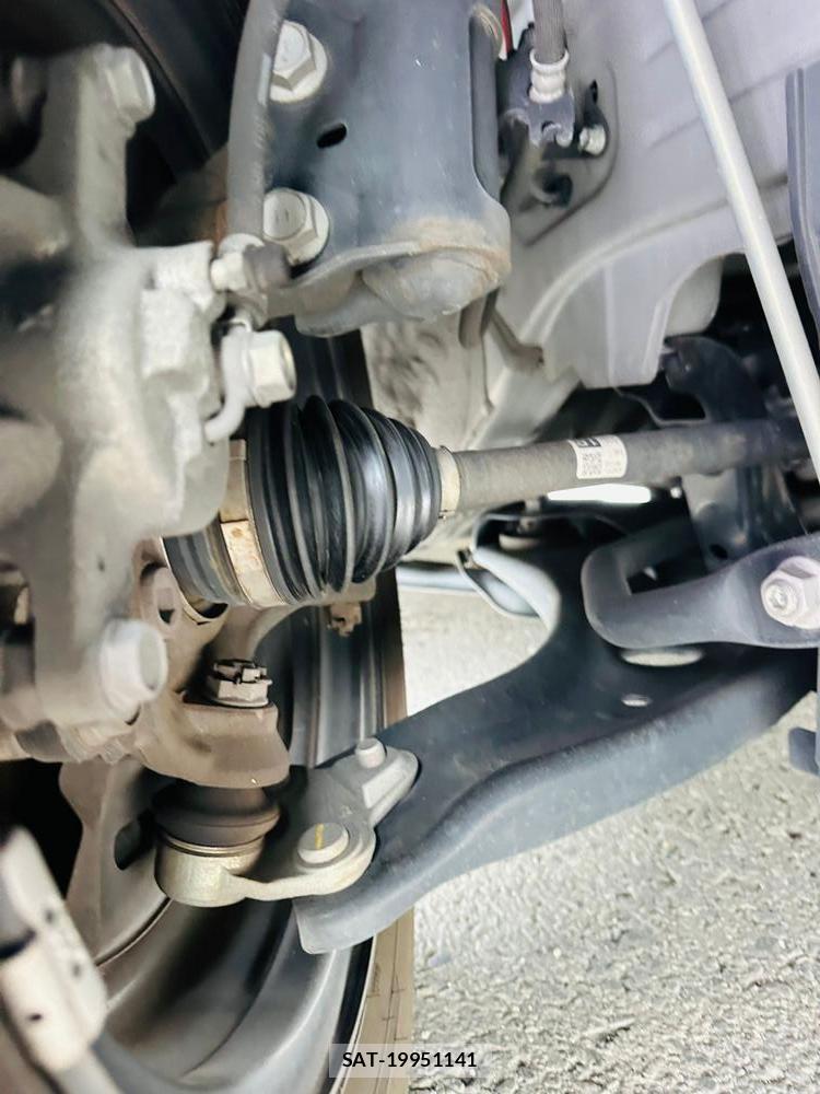 Toyota YARIS 2024-05 7638780-32