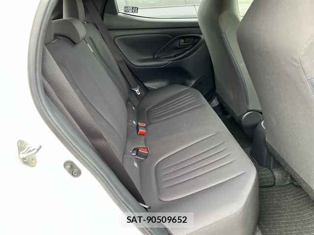Toyota YARIS 2024-05 7681083-5