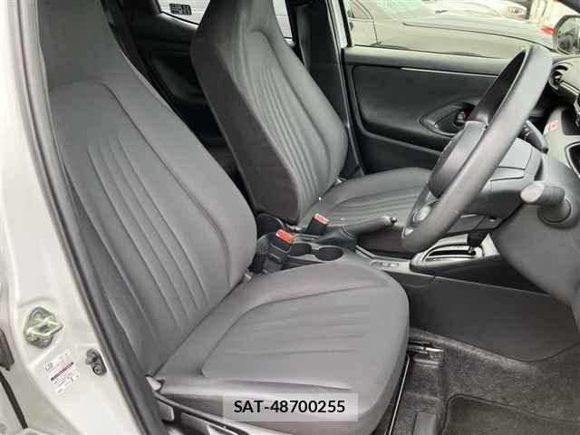 Toyota YARIS 2024-06 7681082-6
