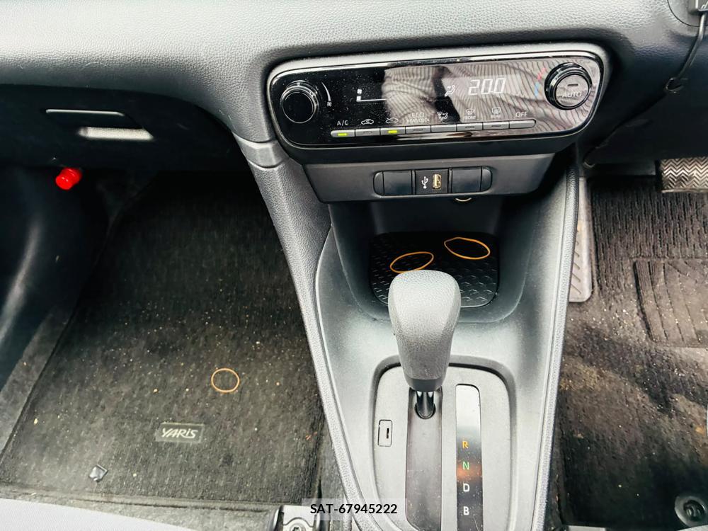 Toyota YARIS 2021 6987736-19