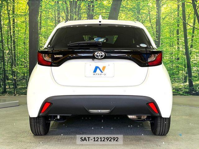 Toyota YARIS 2020-07 7731143-13