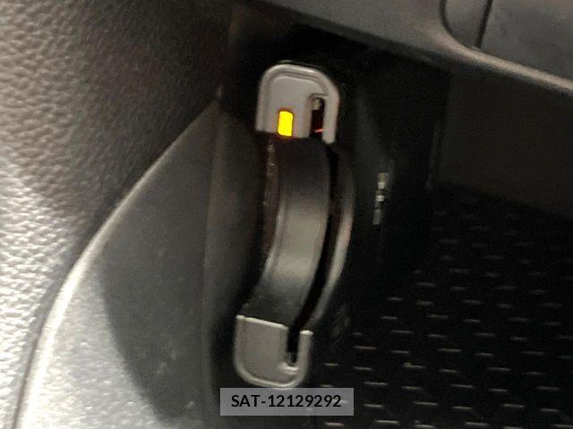 Toyota YARIS 2020-07 7731143-4