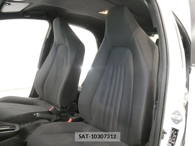 Toyota YARIS 2021-05 7731149-14