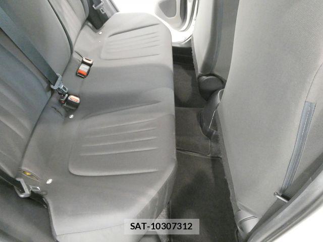 Toyota YARIS 2021-05 7731149-15