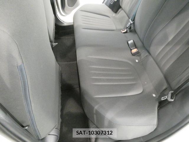 Toyota YARIS 2021-05 7731149-16