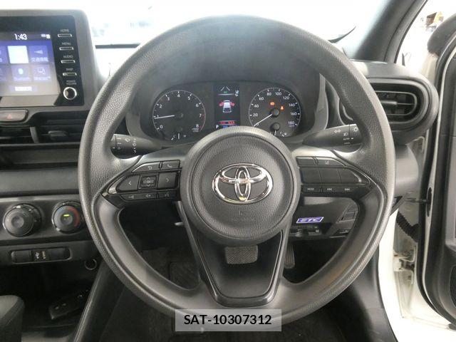 Toyota YARIS 2021-05 7731149-23