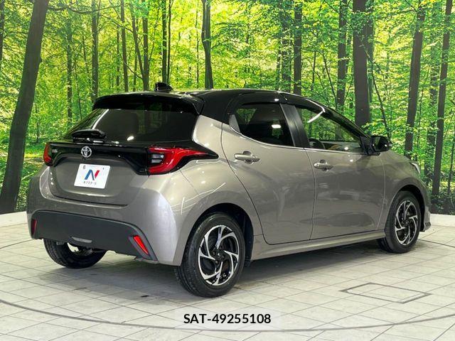 Toyota YARIS 2021-06 7731122-16