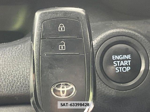 Toyota YARIS 2024-08 7790801-8