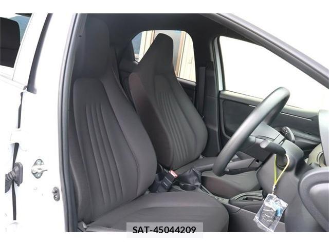 Toyota YARIS 2024-09 7880757-9