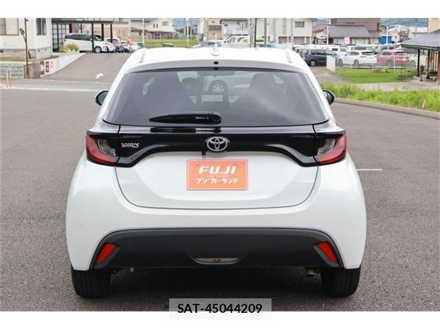 Toyota YARIS 2024-09 7880757-15