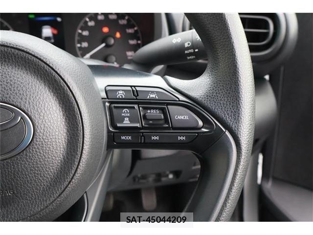 Toyota YARIS 2024-09 7880757-4