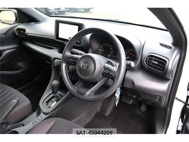 Toyota YARIS 2024-09 7880757-8