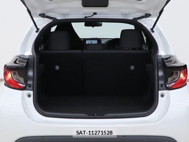 Toyota YARIS 2024-07 7880758-16