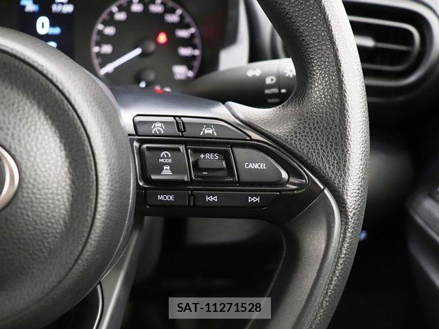 Toyota YARIS 2024-07 7880758-24