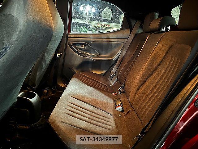 Toyota YARIS 2022-07 7880763-12